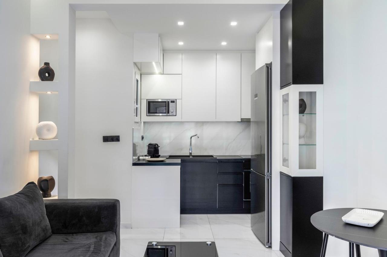 Central 2Br Apartment In The Heart Of Athens Exterior photo